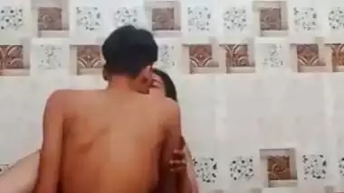 Bathroom mein chudai XXX