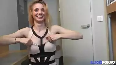 Anaïs, venue mater sa copine Eva, se mêle aux festivités... [Full Video]