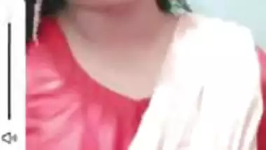 Cute Chamet girl naked chat with follower for money