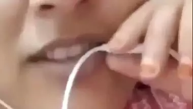 Bhabhi sex affair video call showing boobs to secret lover
