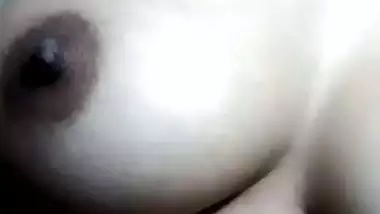 Cute Bengali YouTuber nude boobs and pussy expose