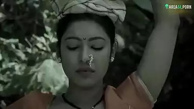 Local hoodlum Desi Bhabhi fuck In the jungle she is terrified, XXX clip