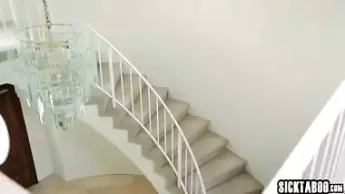 Teen stepdaughter Shyla Jennings sucking MILF stepmoms India Summer clit and finger fucked her after kissing