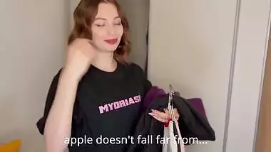I checked the wardrobe and holes of the model in the clothes of MYDRIASIS